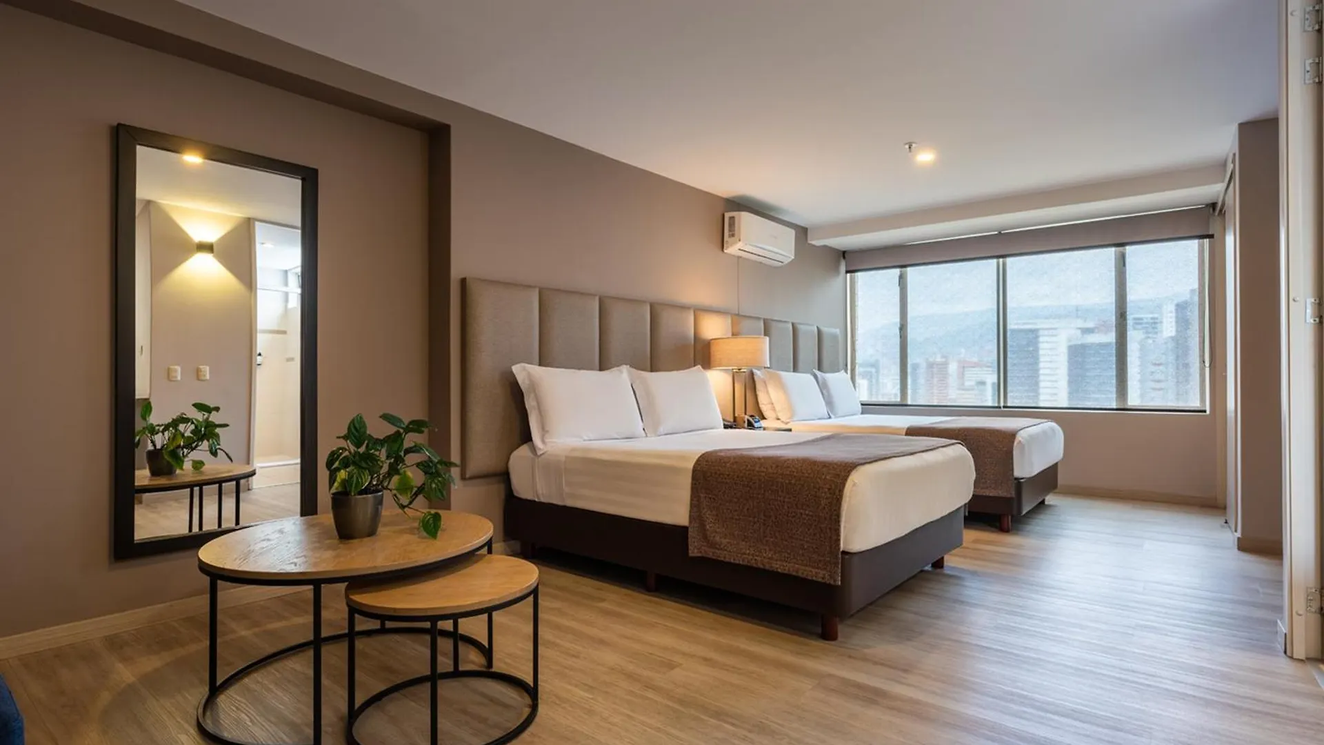 Estelar Apartamentos Medellín 3*,