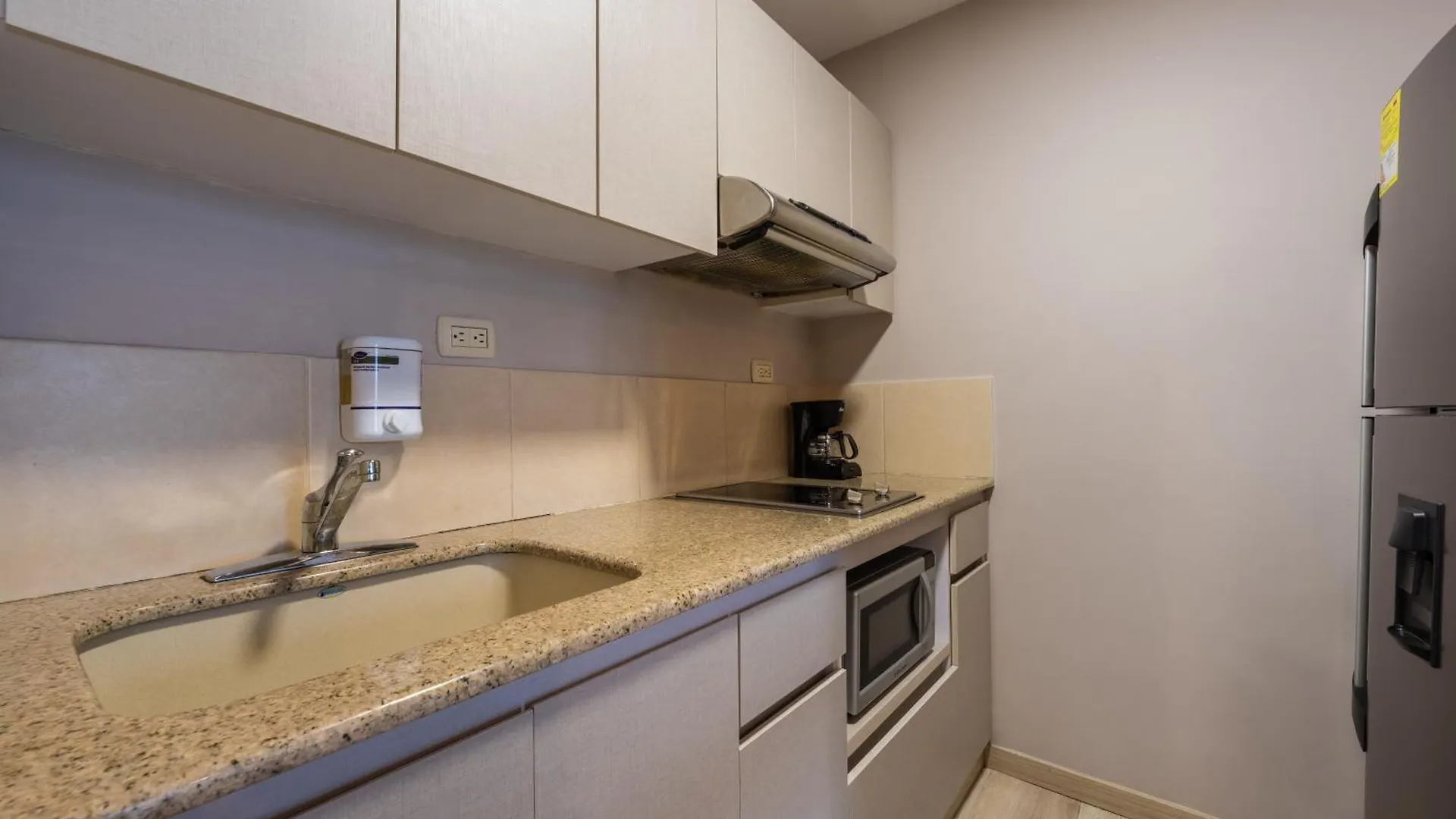 Estelar Apartamentos Medellín Aparthotel