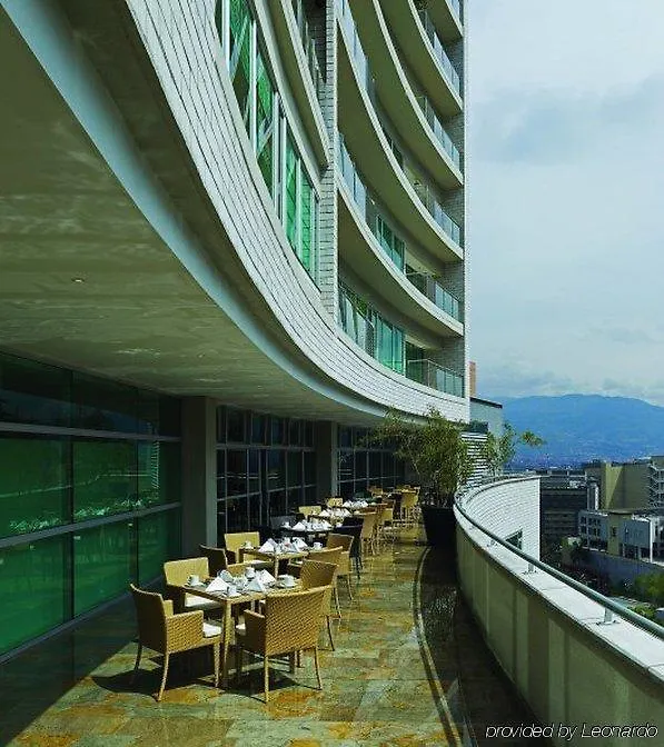 Estelar Apartamentos Medellín 3*,
